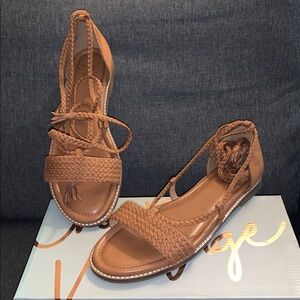 Crown vintage gladiator sandals. So 9 1/2